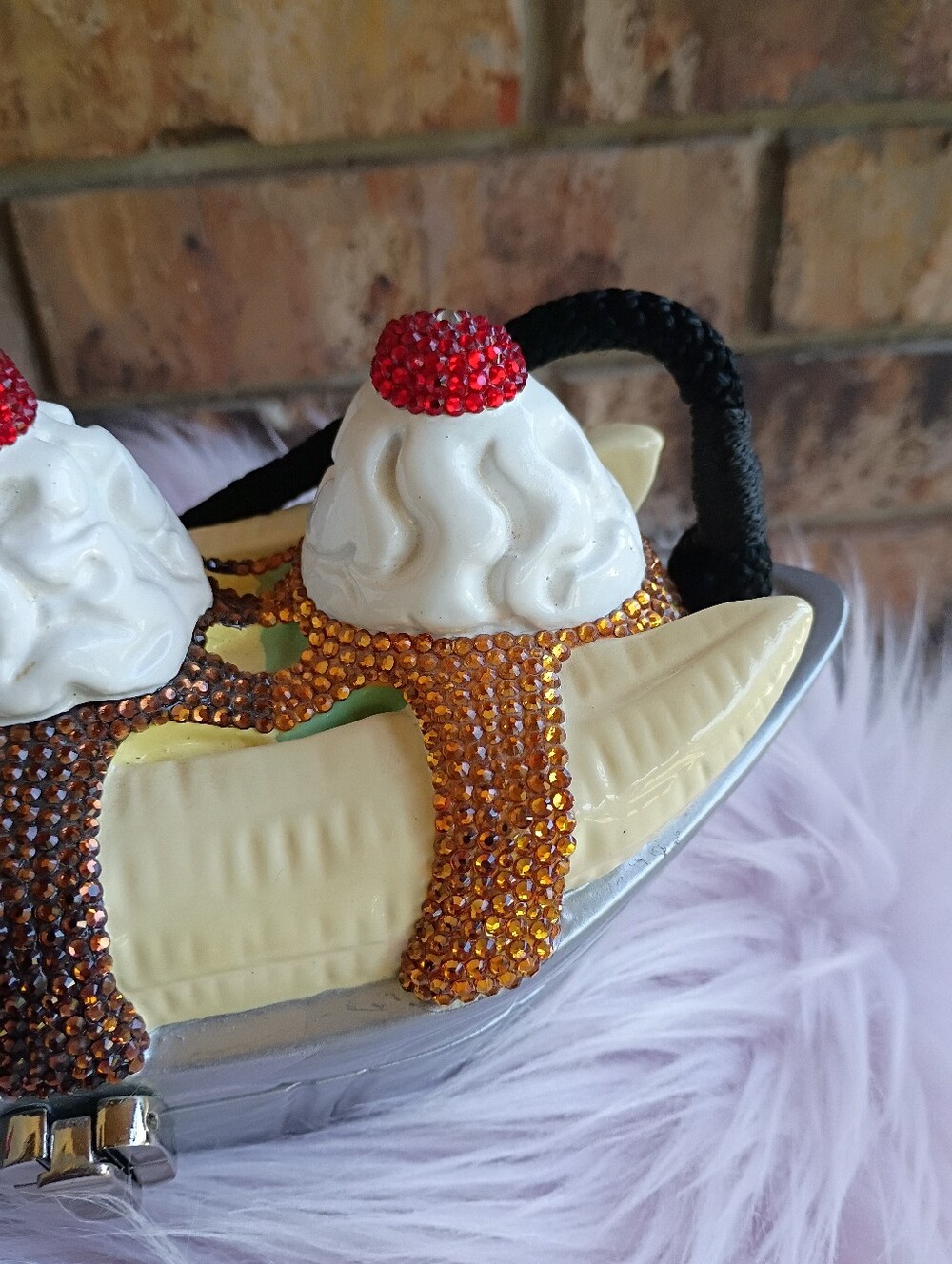Wow! Rare NEW Timmy Woods Swarovski Crystal Wooden Banana Split Ice Cream Bag - Picture 6 of 16